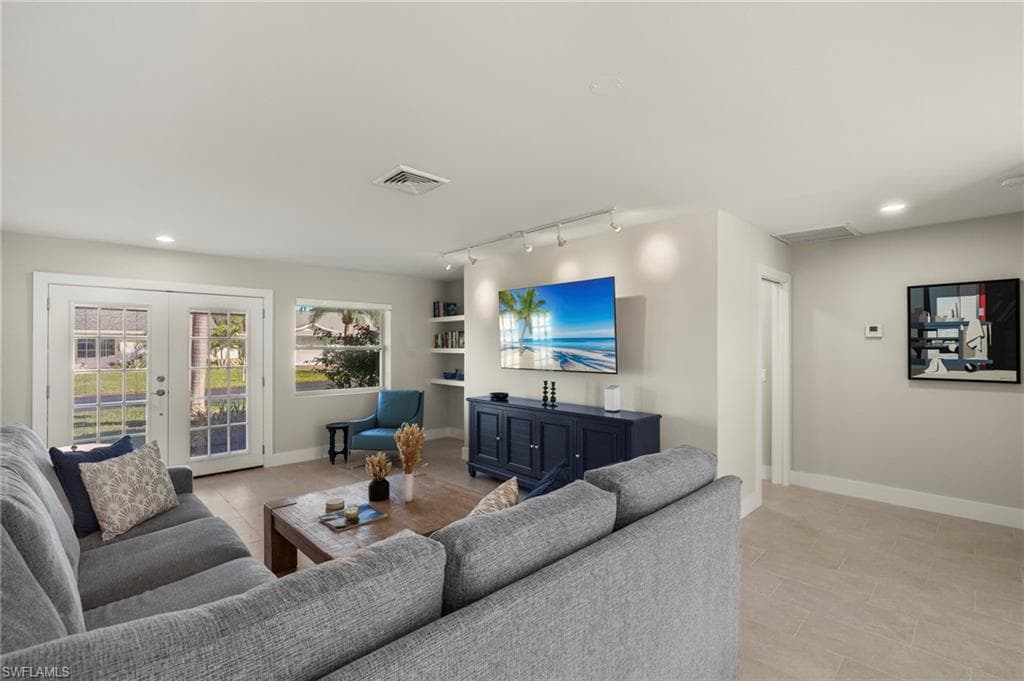7 Crooked Ln, Naples, FL 34112-4