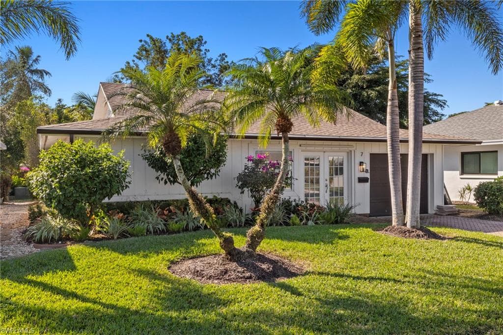 7 Crooked Ln, Naples, FL 34112-5