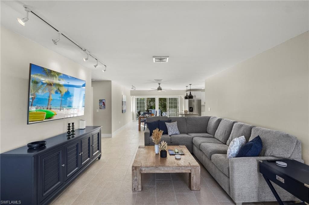 7 Crooked Ln, Naples, FL 34112-6