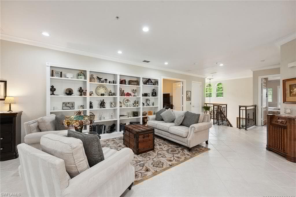 3755 Montreux Ln 201, Naples, FL 34114-10