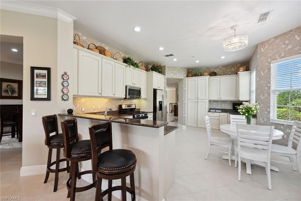 3755 Montreux Ln 201, Naples, FL 34114-11