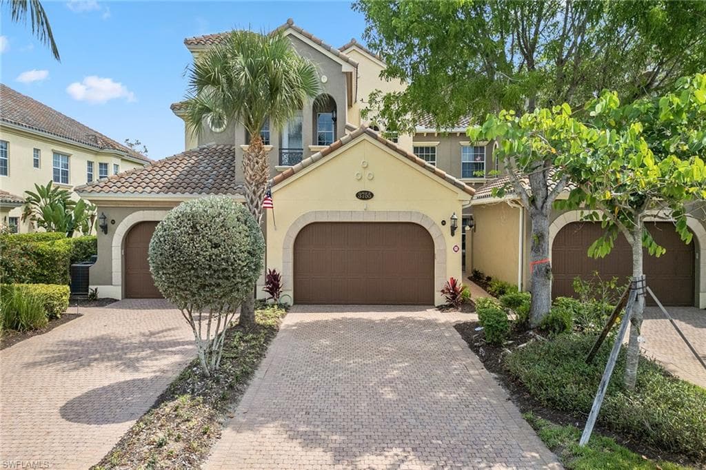 3755 Montreux Ln 201, Naples, FL 34114-4
