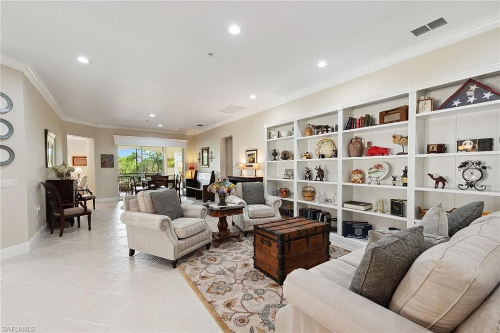 3755 Montreux Ln 201, Naples, FL 34114-7