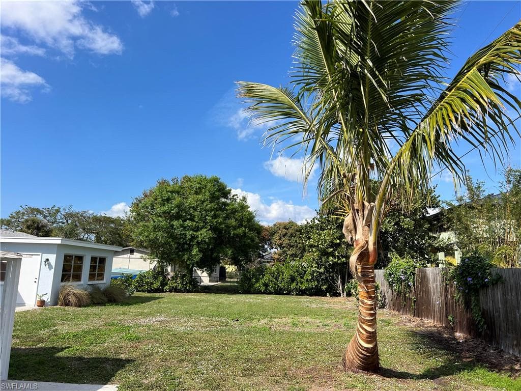 20681 Coconut Dr, Estero, FL 33928-27