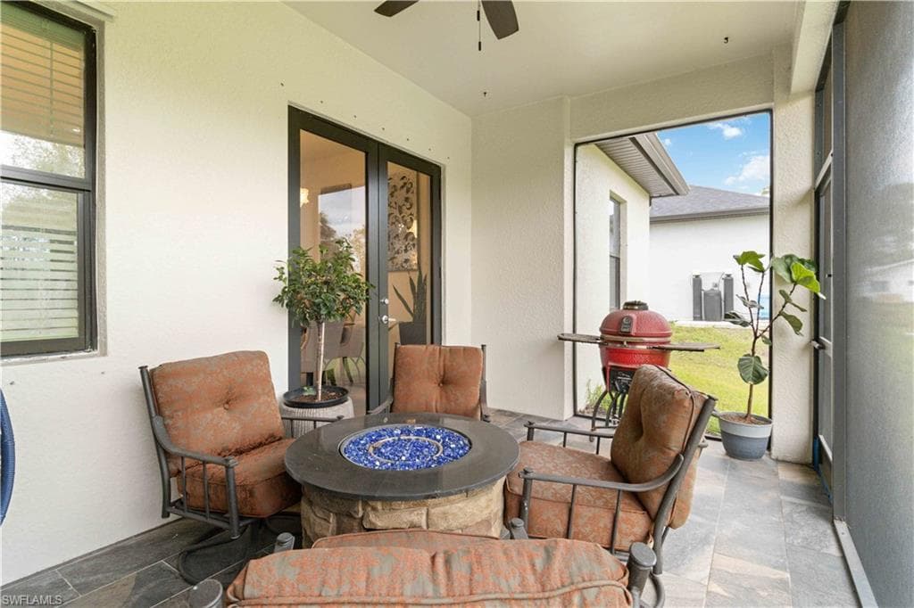 2960 6th Ave NE, Naples, FL 34120-25