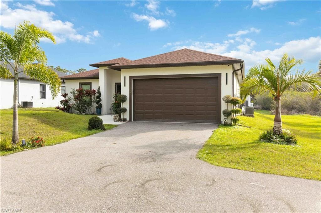 2960 6th Ave NE, Naples, FL 34120-28