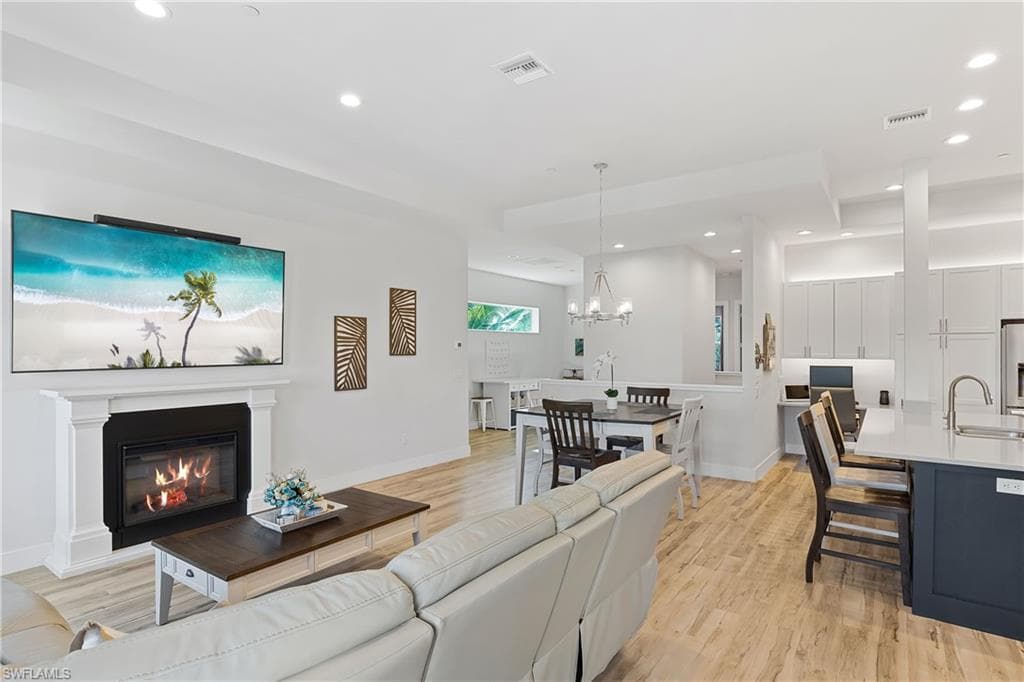 3967 Skyway Dr 14, Naples, FL 34112-25
