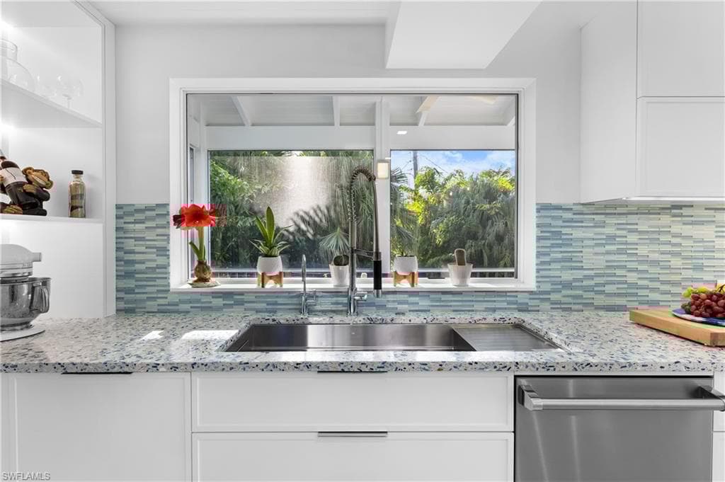 186 Bayview Dr, Islamorada, FL 33036-10