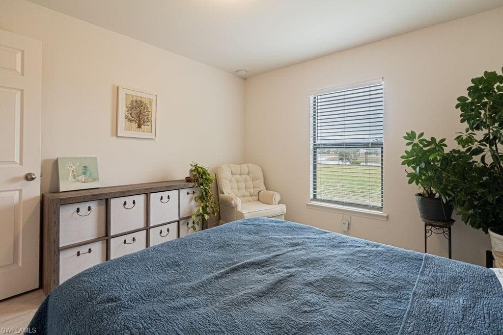438 Shadow Lakes Dr, Lehigh Acres, FL 33974-18