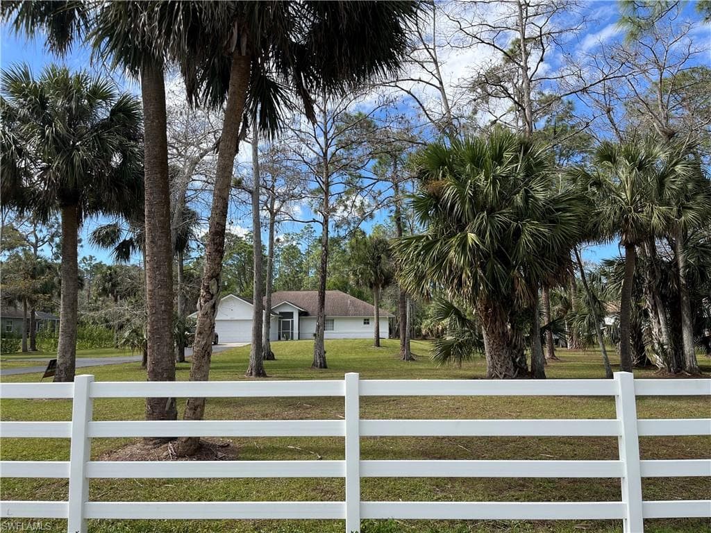 2111 23rd St SW, Naples, FL 34117-1
