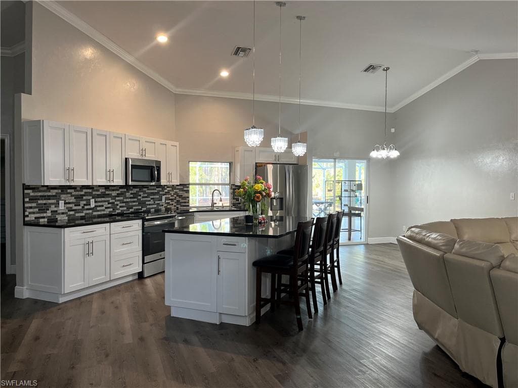 2111 23rd St SW, Naples, FL 34117-4