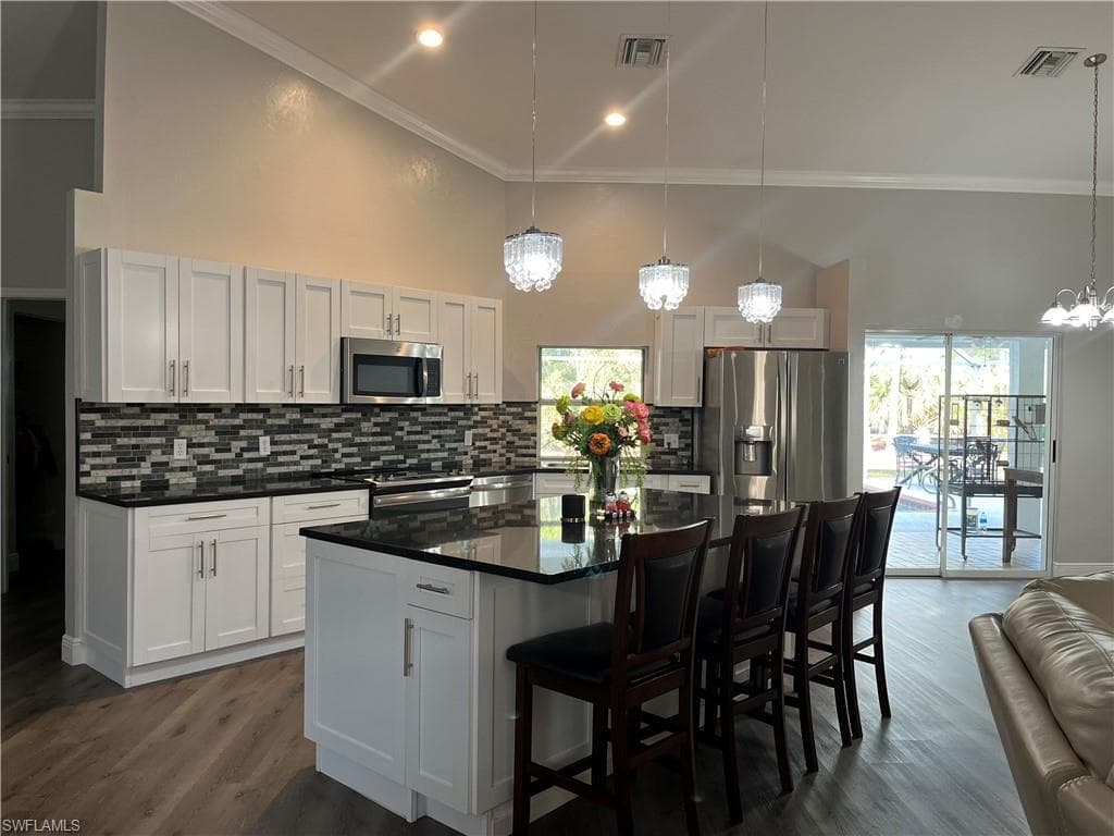2111 23rd St SW, Naples, FL 34117-5