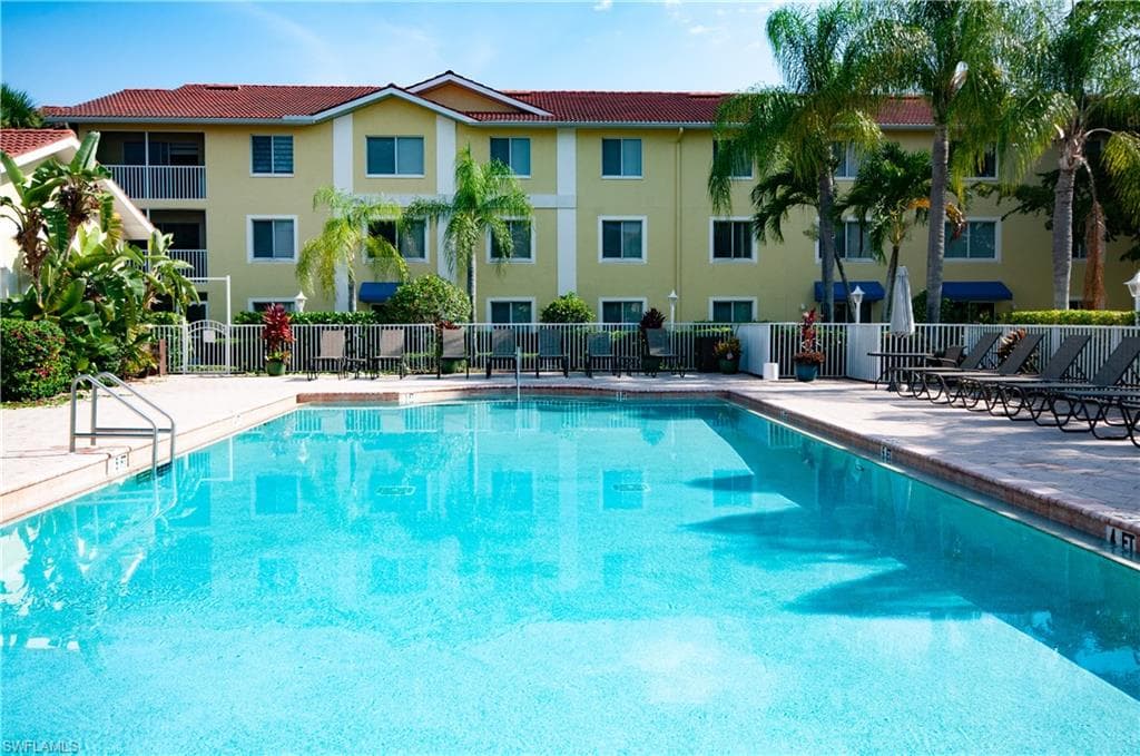 8288 Key Royal Ln 1435, Naples, FL 34119-1