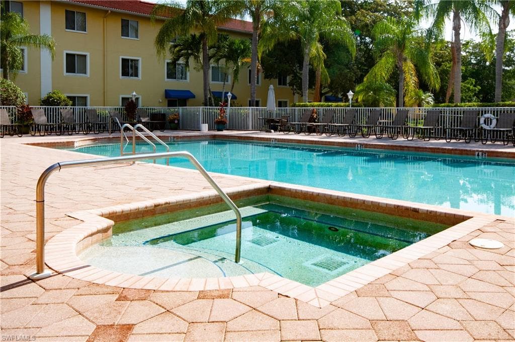 8288 Key Royal Ln 1435, Naples, FL 34119-7