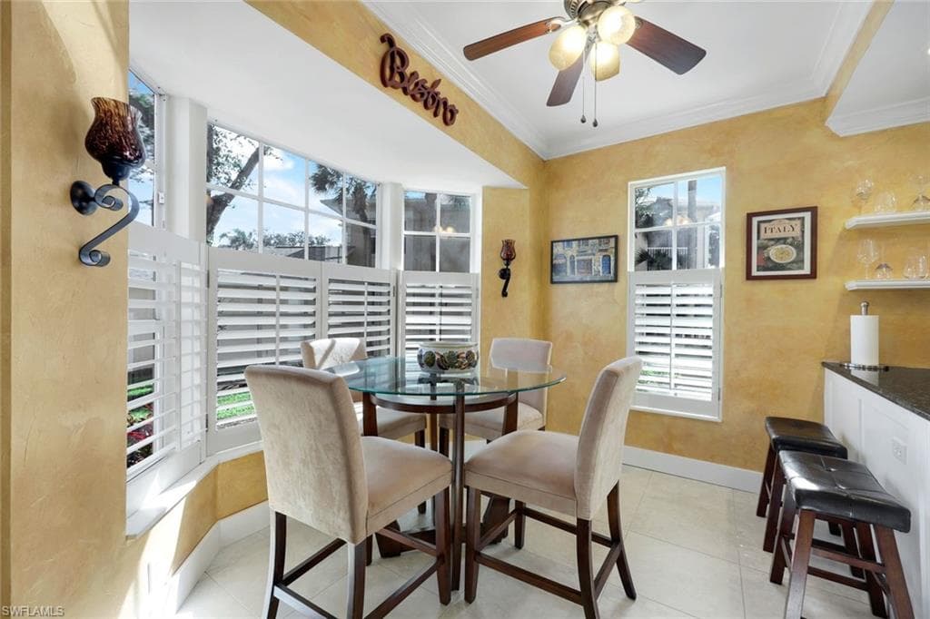 651 Wiggins Lake Dr 101, Naples, FL 34110-11