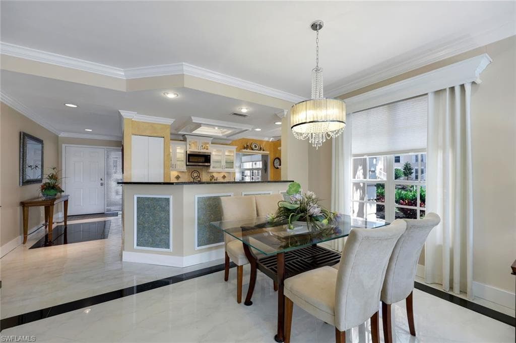 651 Wiggins Lake Dr 101, Naples, FL 34110-12