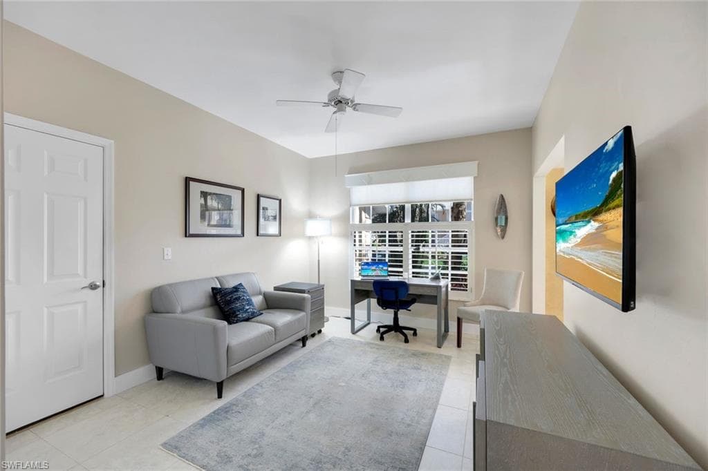 651 Wiggins Lake Dr 101, Naples, FL 34110-20
