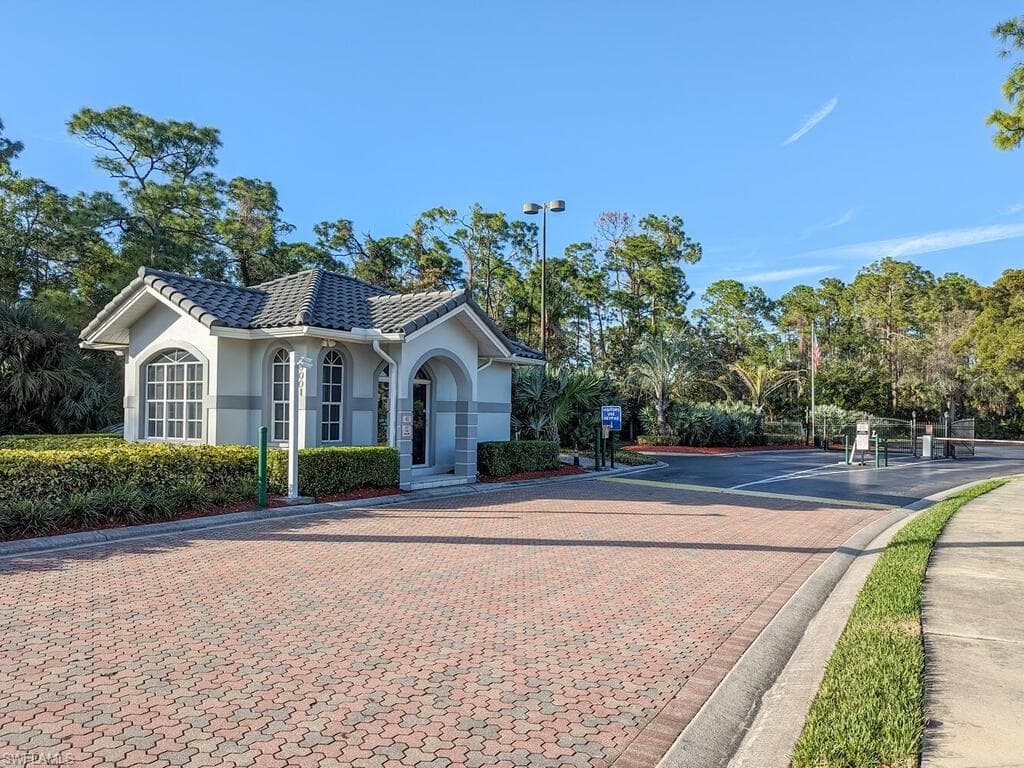 452 Belina Dr 2, Naples, FL 34104-29