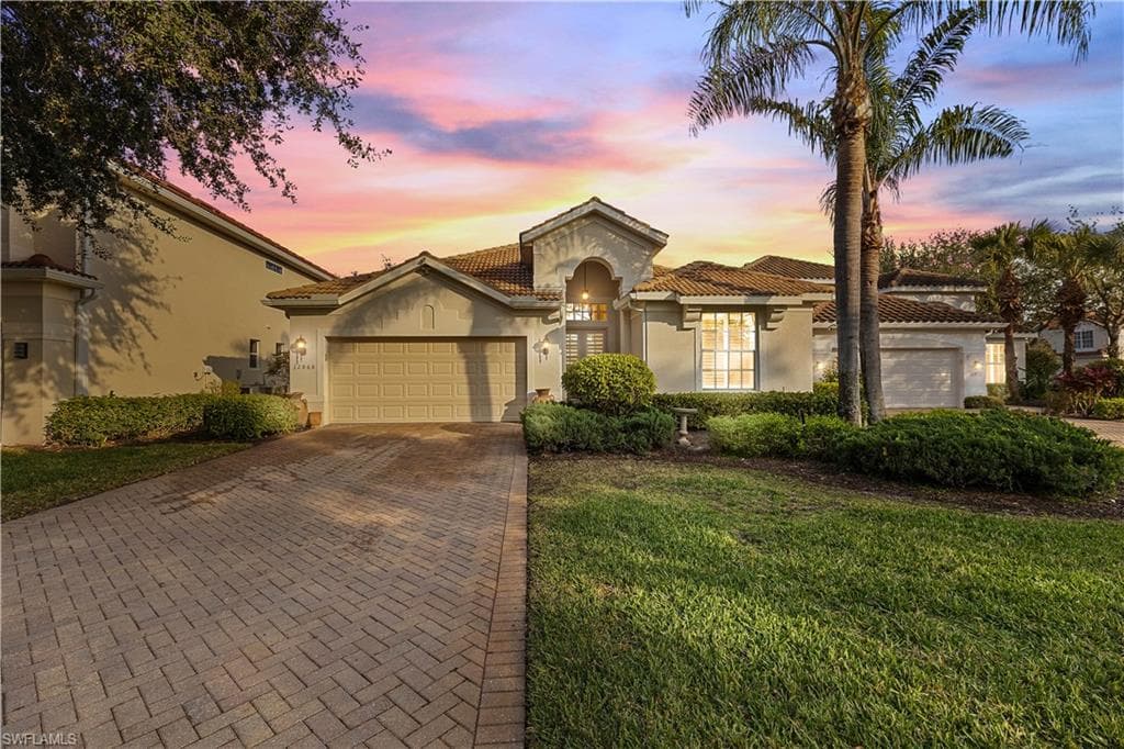 12868 Brynwood Way, Naples, FL 34105-2