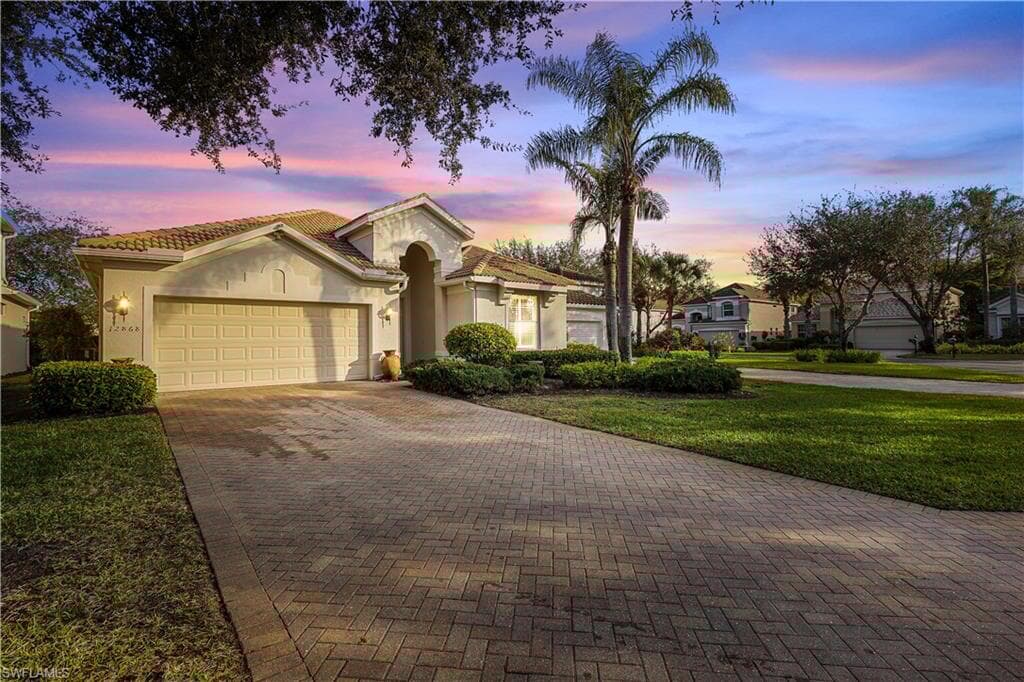 12868 Brynwood Way, Naples, FL 34105-4