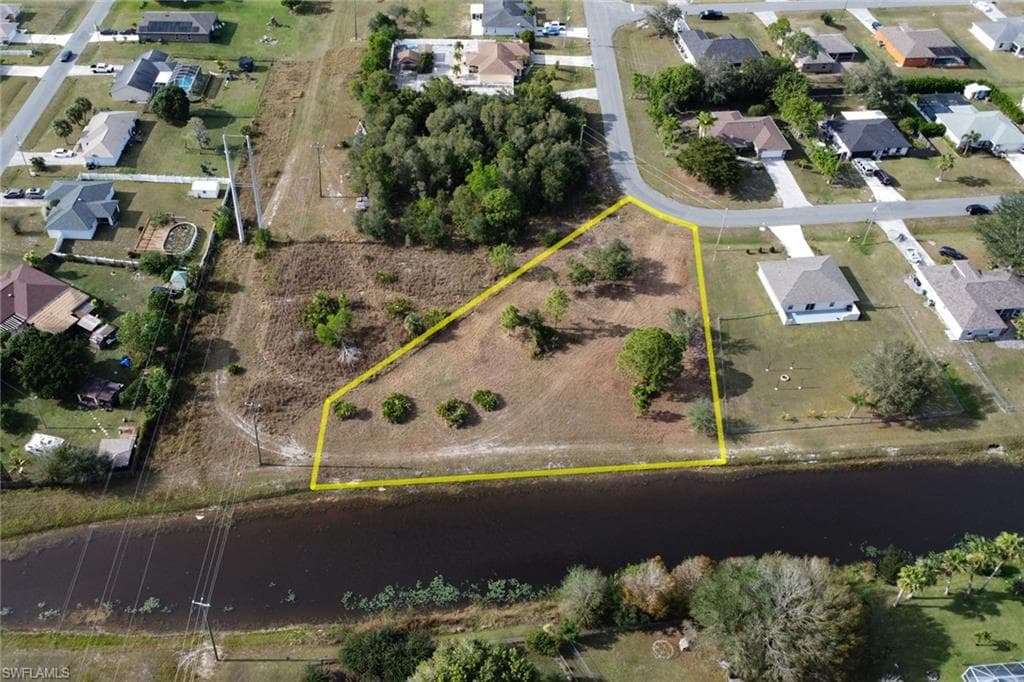 145 Zenith Cir, Fort Myers, FL 33913-9