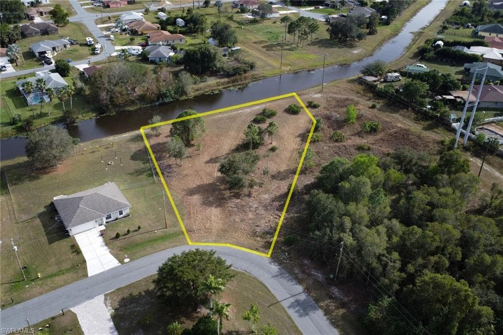 145 Zenith Cir, Fort Myers, FL 33913-3