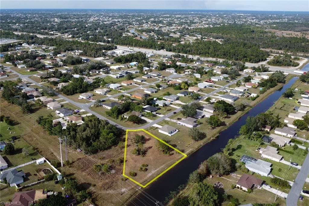 145 Zenith Cir, Fort Myers, FL 33913-7
