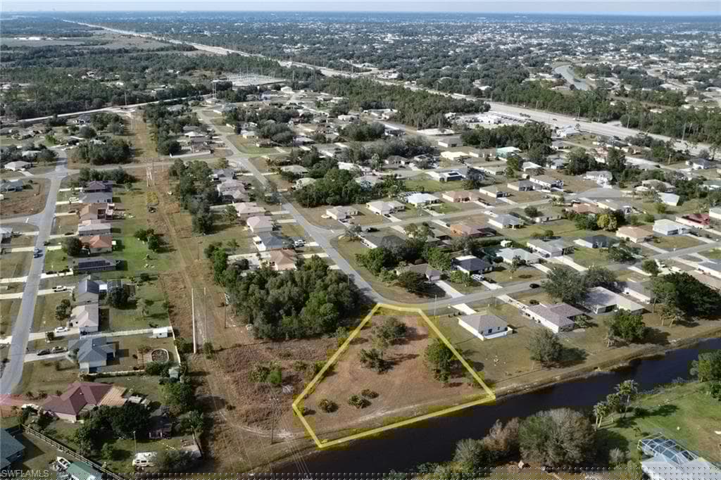 145 Zenith Cir, Fort Myers, FL 33913-8