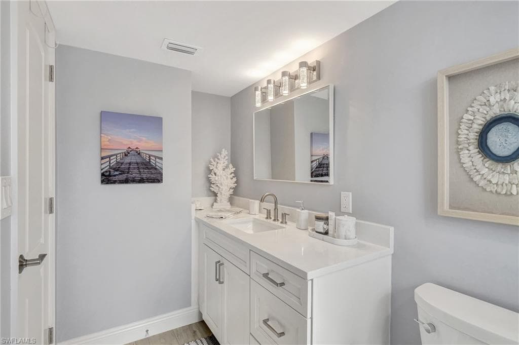 960 7th St S 103, Naples, FL 34102-17