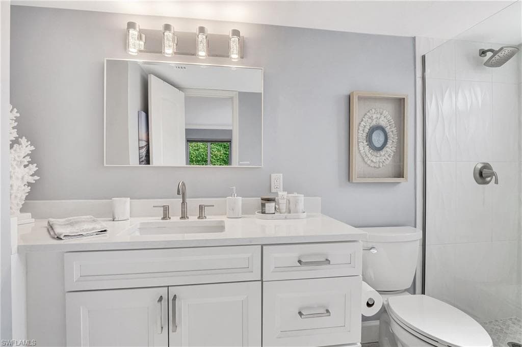 960 7th St S 103, Naples, FL 34102-18