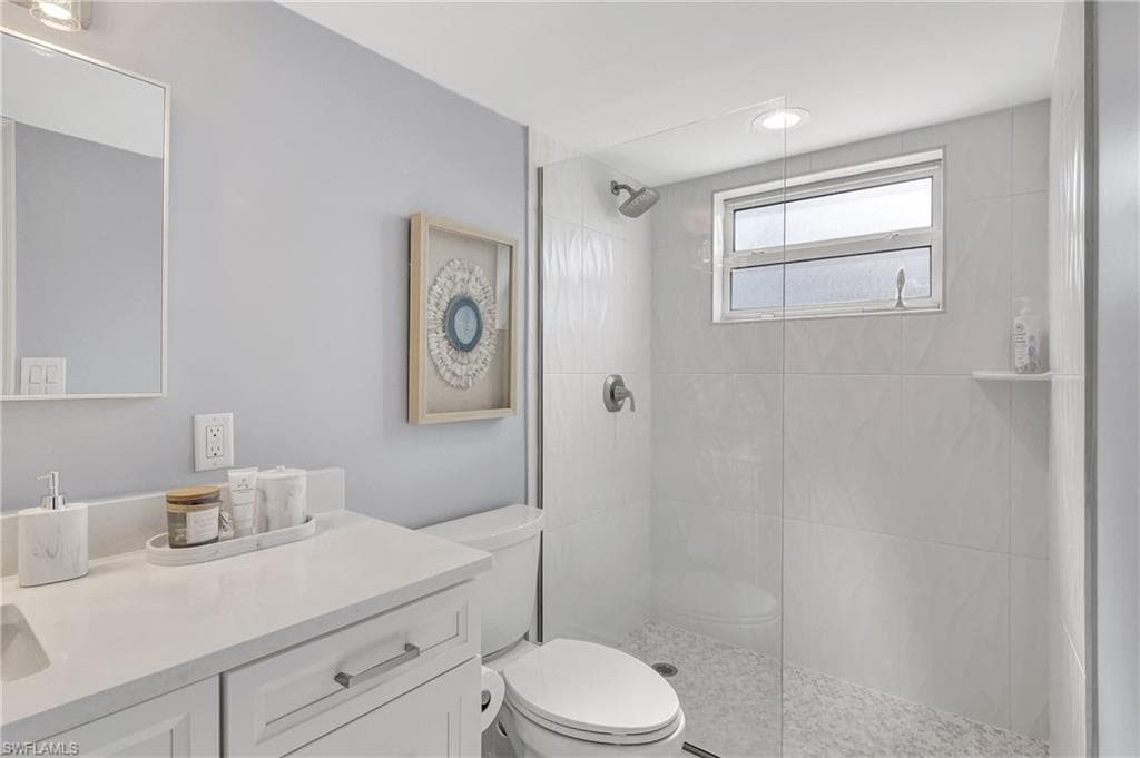 960 7th St S 103, Naples, FL 34102-19