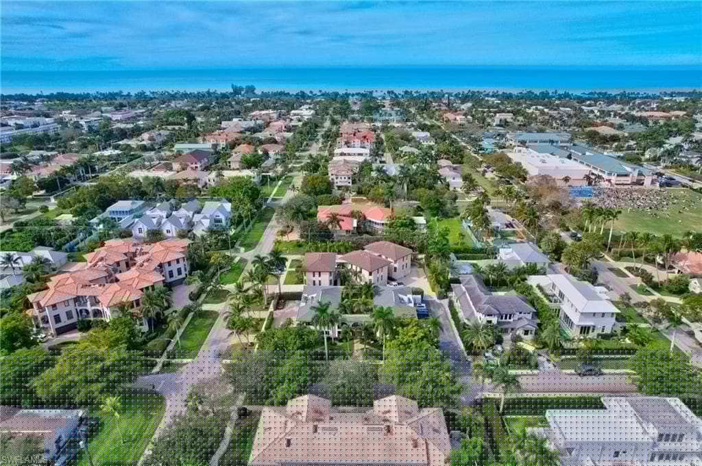960 7th St S 103, Naples, FL 34102-26