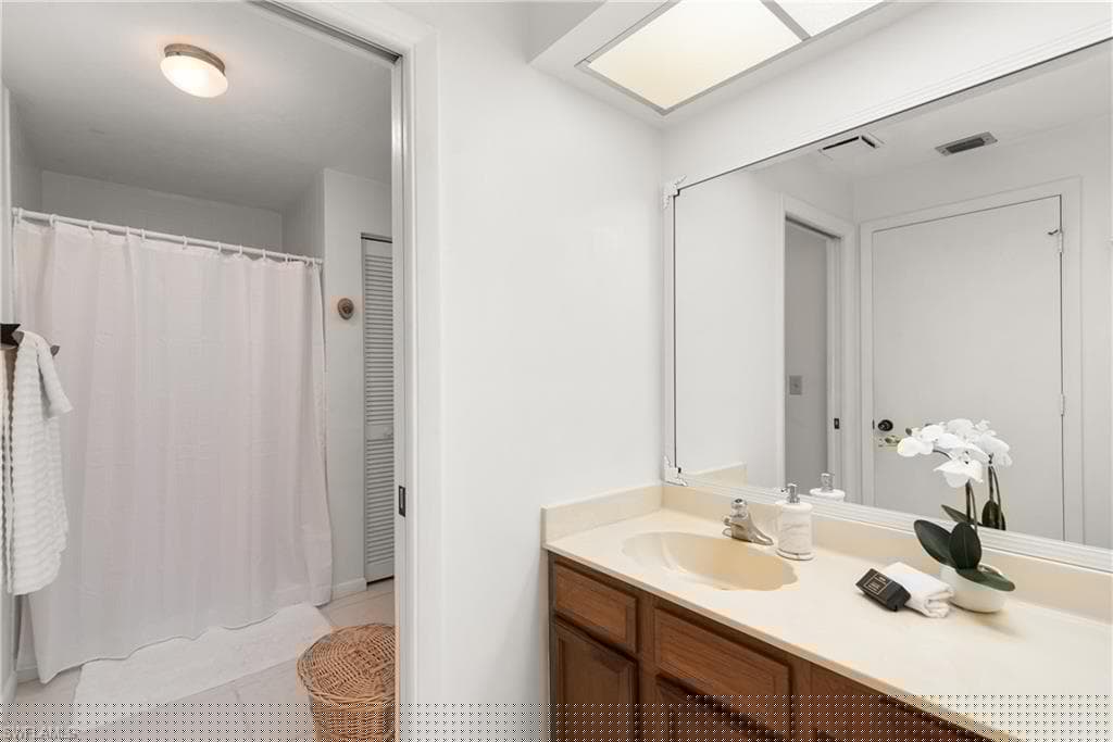 1833 Courtyard Way E204, Naples, FL 34112-10