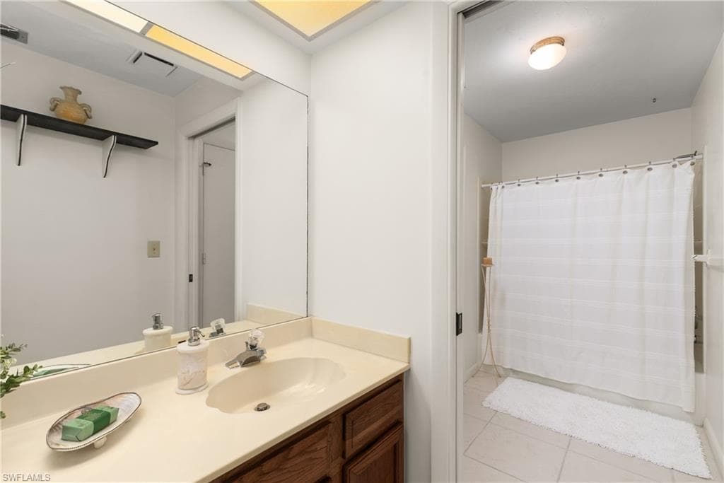 1833 Courtyard Way E204, Naples, FL 34112-12