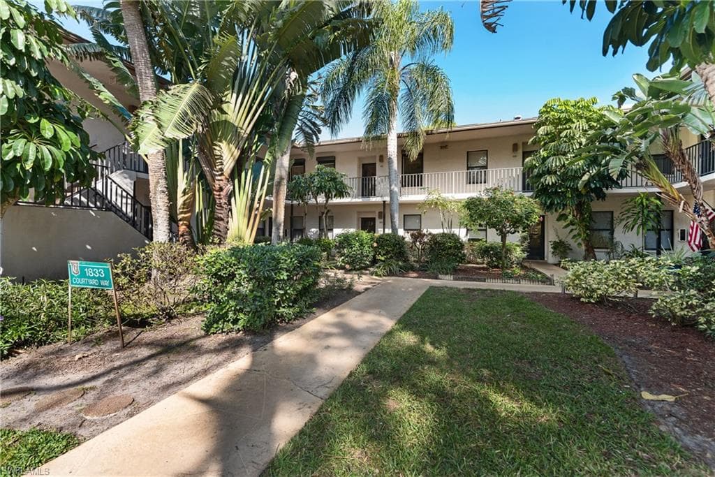 1833 Courtyard Way E204, Naples, FL 34112-15