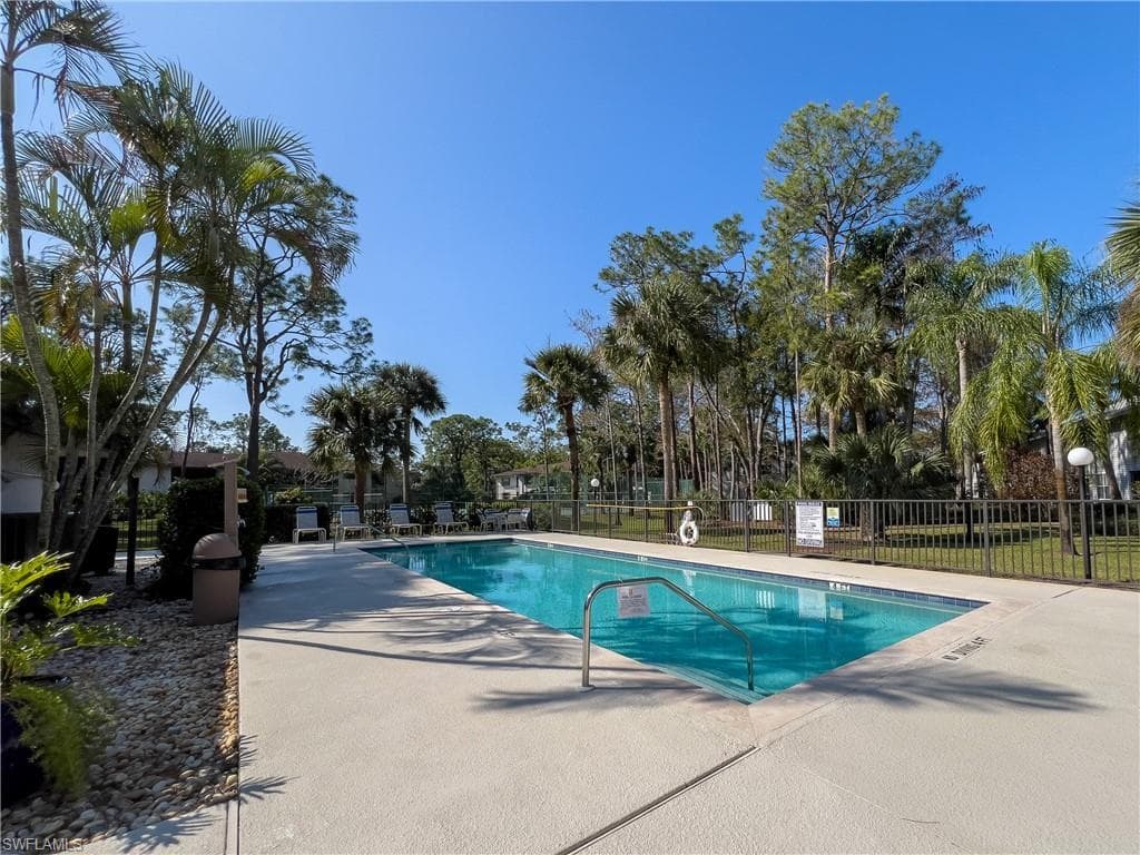 1833 Courtyard Way E204, Naples, FL 34112-17