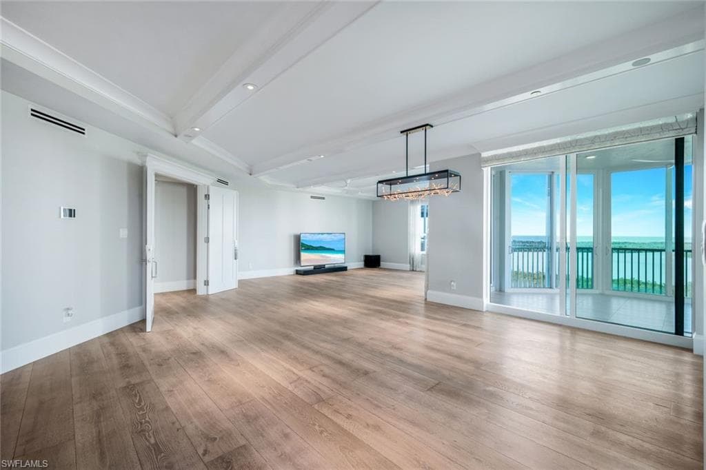 285 Grande Way 1006, Naples, FL 34110-10