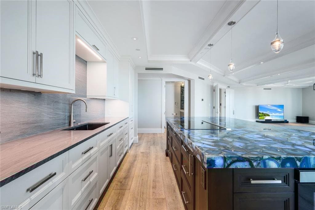 285 Grande Way 1006, Naples, FL 34110-14