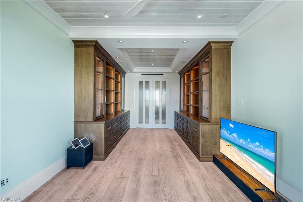 285 Grande Way 1006, Naples, FL 34110-17