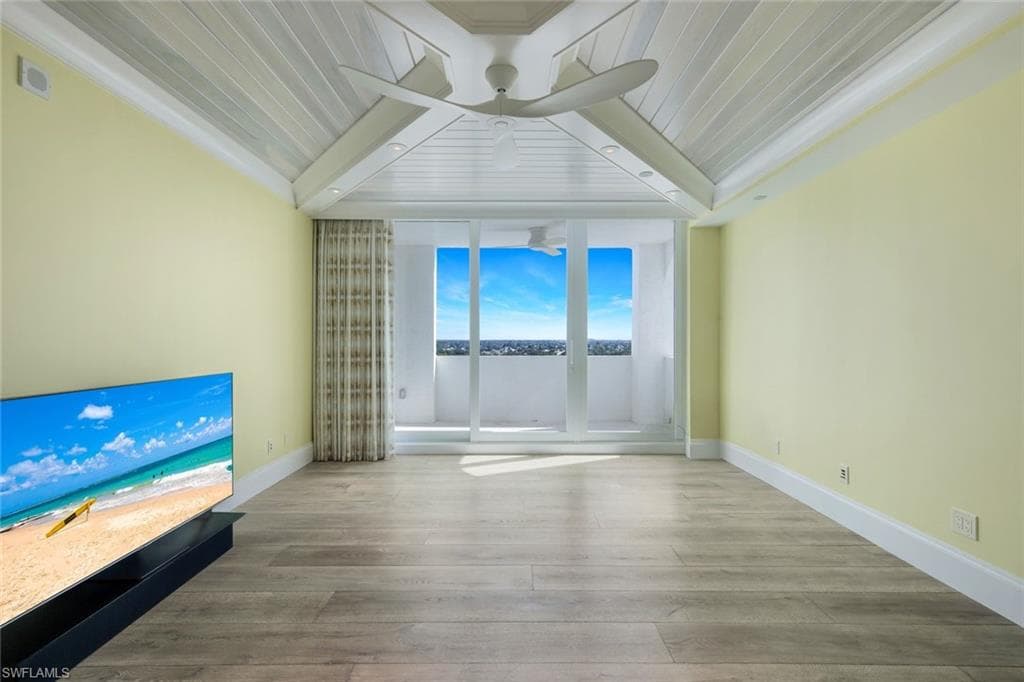 285 Grande Way 1006, Naples, FL 34110-24