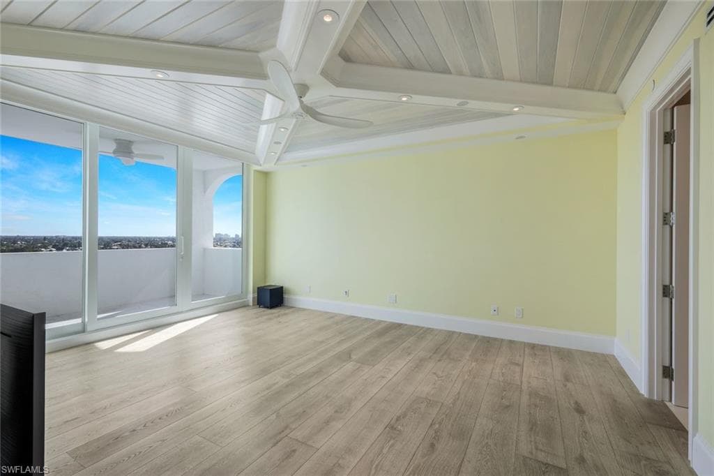 285 Grande Way 1006, Naples, FL 34110-25