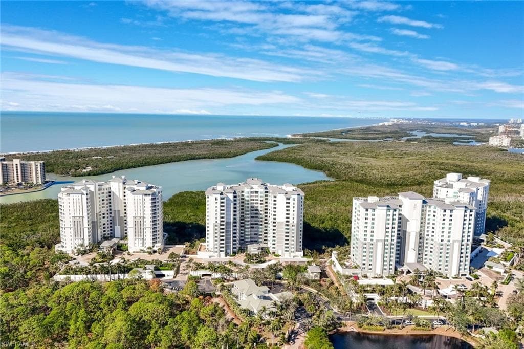 285 Grande Way 1006, Naples, FL 34110-4