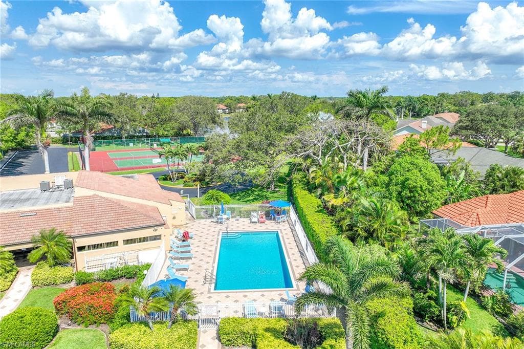 605 Squire Cir 103, Naples, FL 34104-26