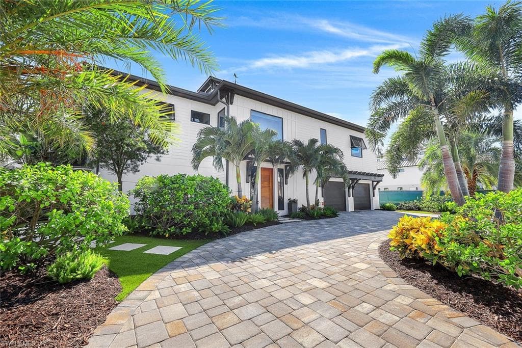 378 Seabee Ave, Naples, FL 34108-8