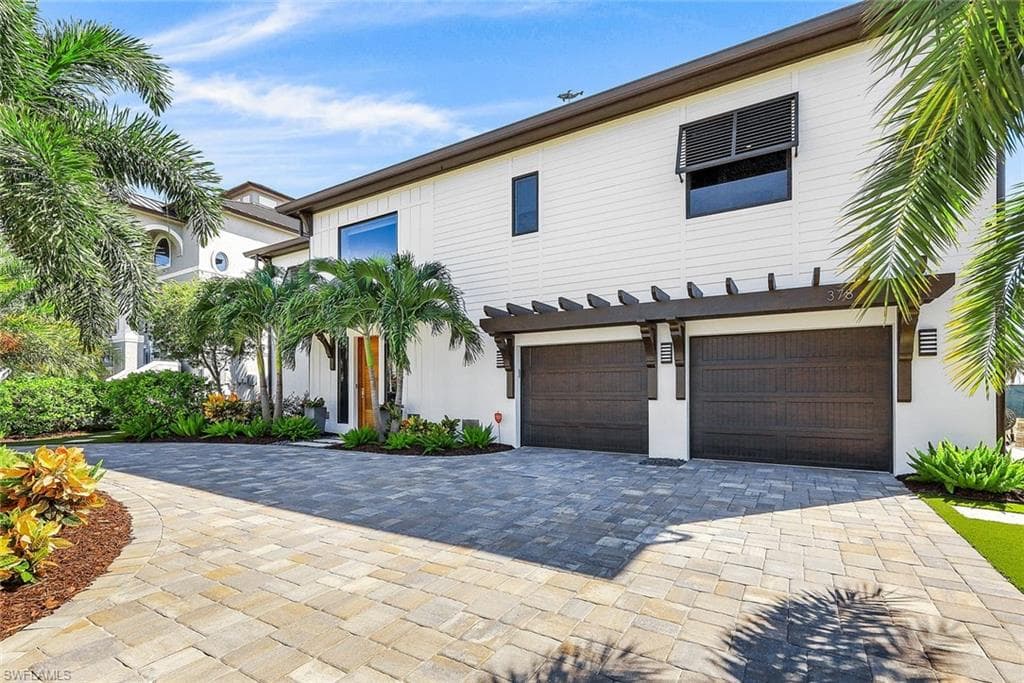 378 Seabee Ave, Naples, FL 34108-9