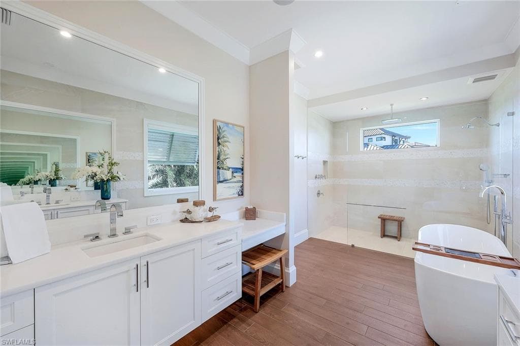 378 Seabee Ave, Naples, FL 34108-19