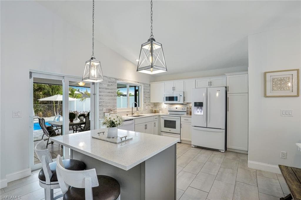 643 108th Ave N, Naples, FL 34108-12