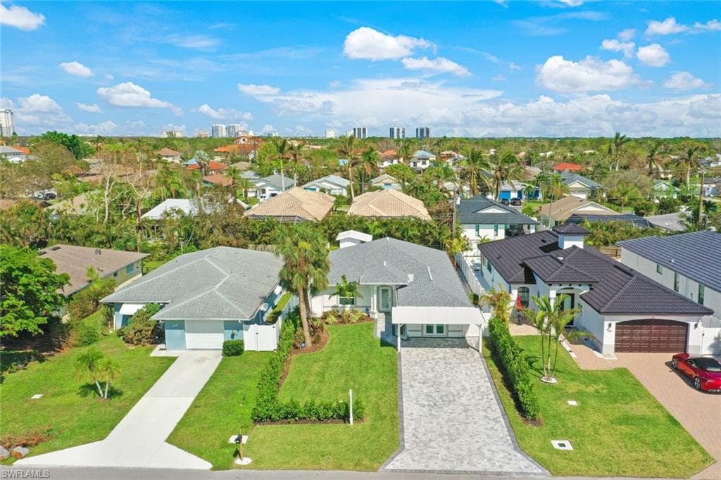 643 108th Ave N, Naples, FL 34108-24