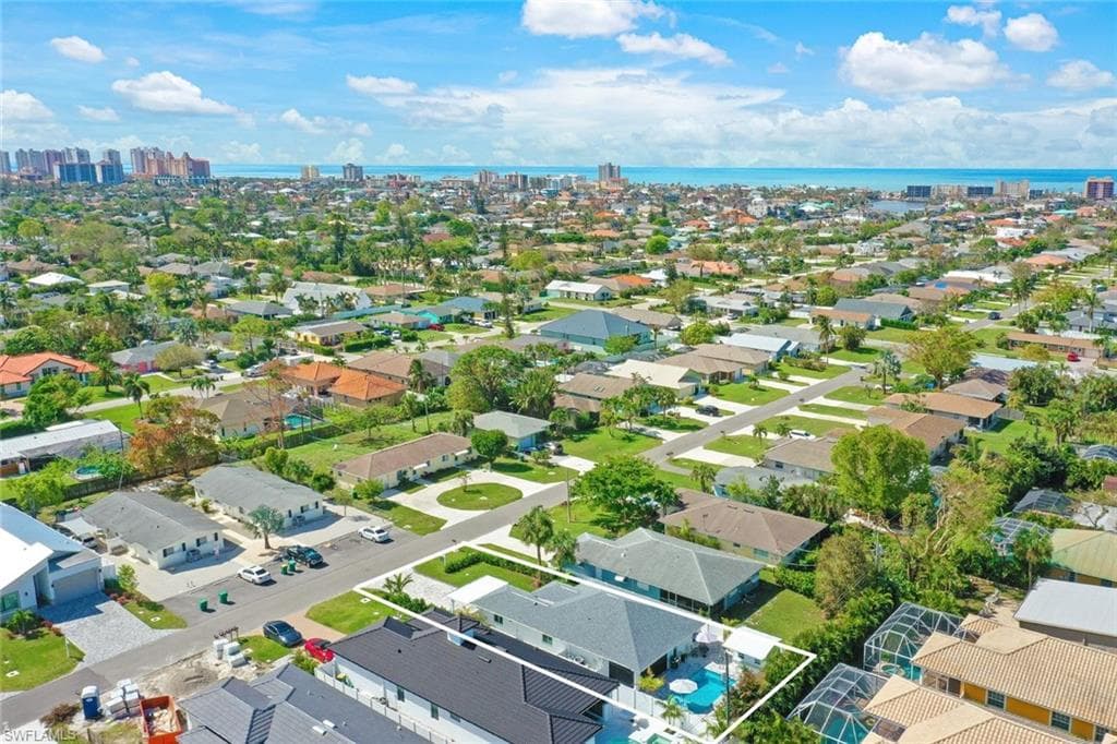 643 108th Ave N, Naples, FL 34108-25