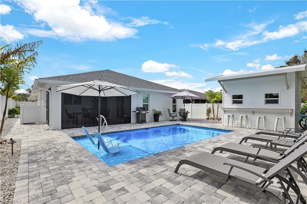 643 108th Ave N, Naples, FL 34108-3